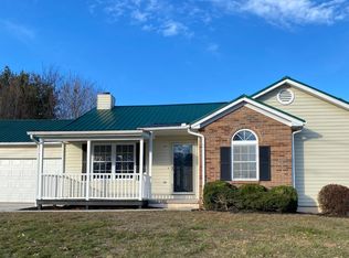 6033 Waterbury Ln, Knoxville, TN 37912