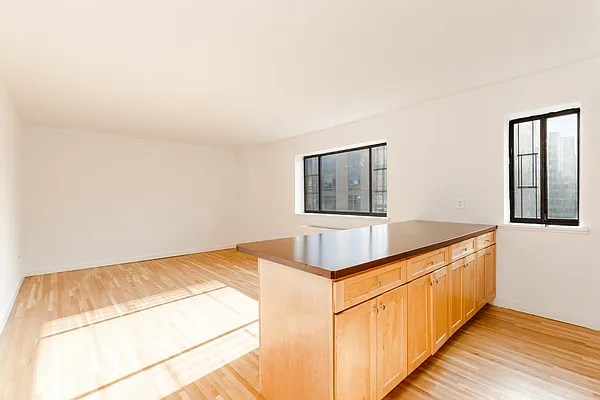 Rented by MNS | media 6