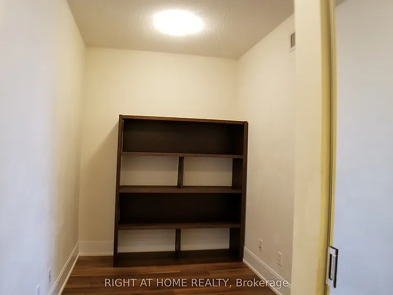 15 Viking Ln #1506 — Photo 4