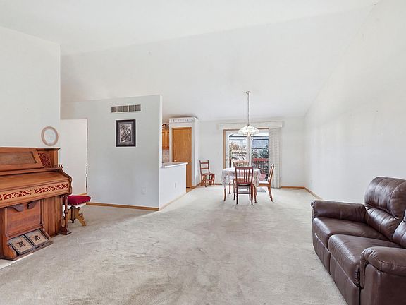 5th image of 2209 58th St NW