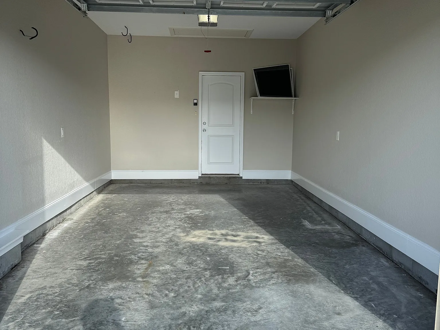 3 bed, 2.0 bath, 1430 sqft, $1,800 — Photo 2