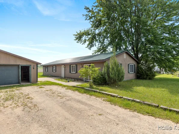 3230 S Johnson Ave, Newaygo, MI 49337