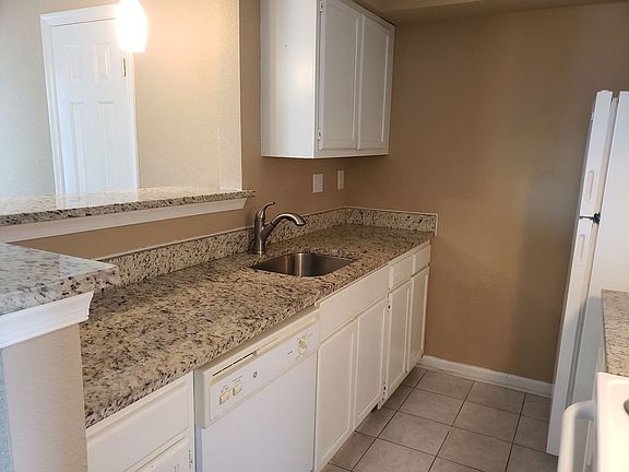 4th image of 100 Thalia Trace Dr