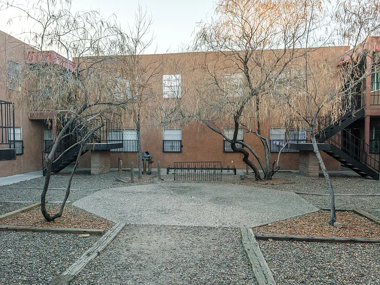 Zodiac Apartments — Photo 11