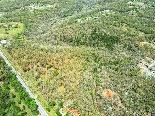 82 Highway Hwy, Tahlequah, OK 74464