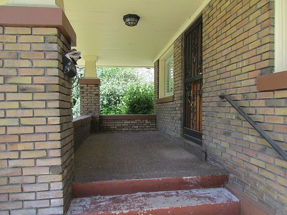 3rd image of 619 E Hollywood Ave