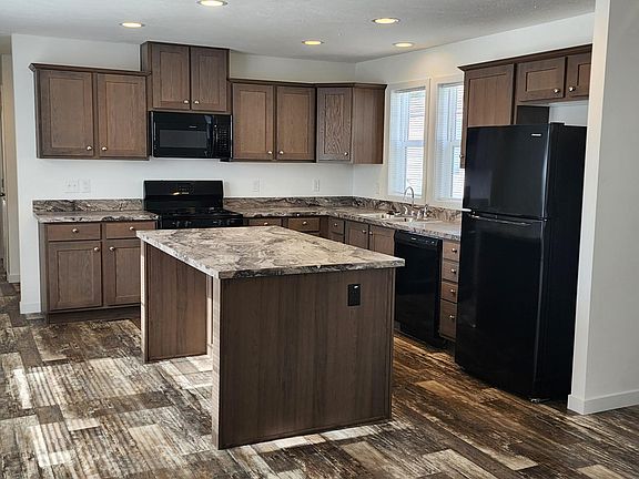 2nd image of 105 20th St NW #131