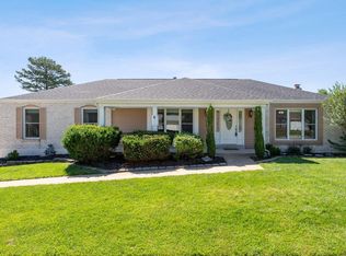 3540 Queens Hill Dr, Saint Louis, MO 63129