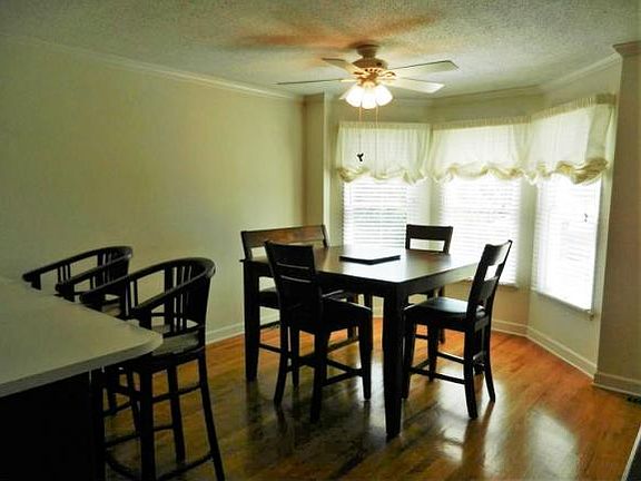 4th image of 210 Centenary Rd