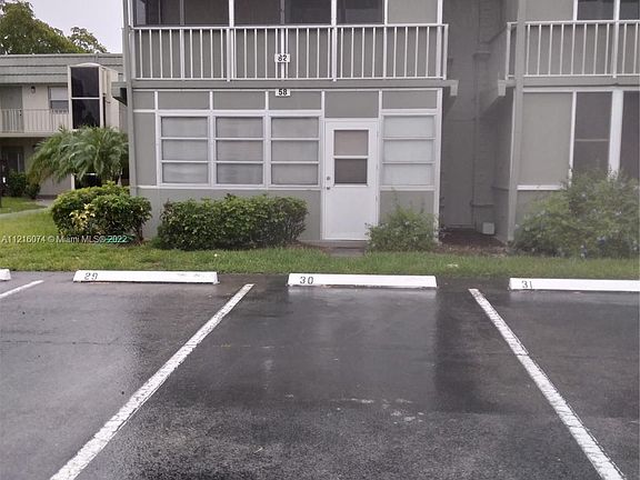 3rd image of 82 Monaco Ct #B
