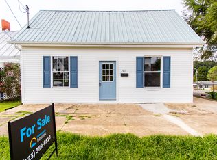261 Main St, Bluff City, TN 37618