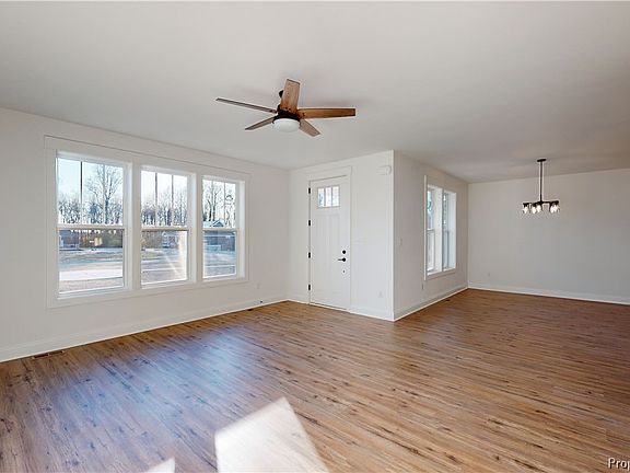 4th image of 1110 Hitchens Ln
