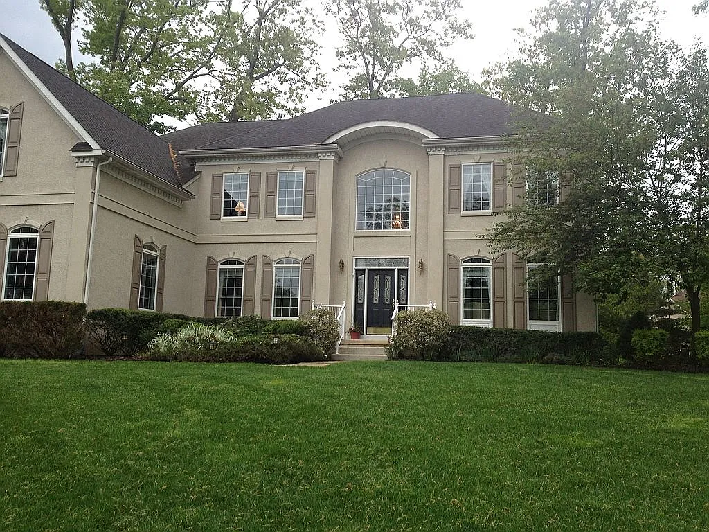 8 Lexington Ct photo 1
