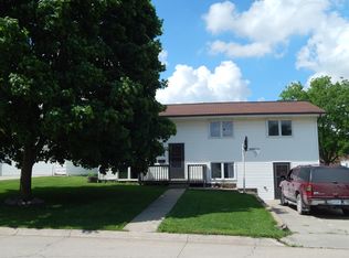 205 SE Linn St, Greenfield, IA 50849