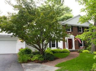 86 Foxbourne Rd, Penfield, NY 14526