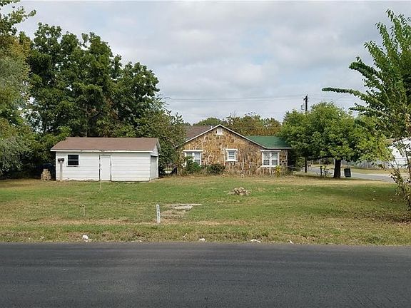 2nd image of 703 W Choctaw Ave