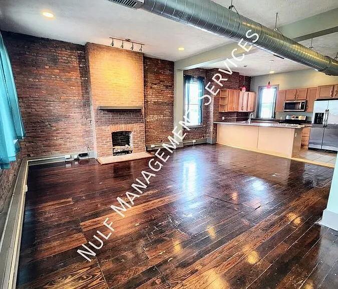 369 Main St #2 — Photo 5