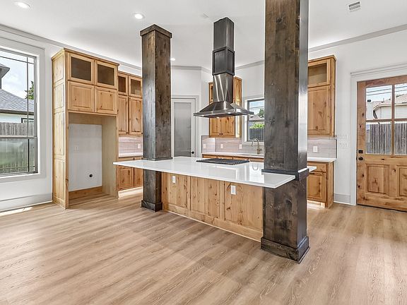 3rd image of 3131 Sanger Creek Way