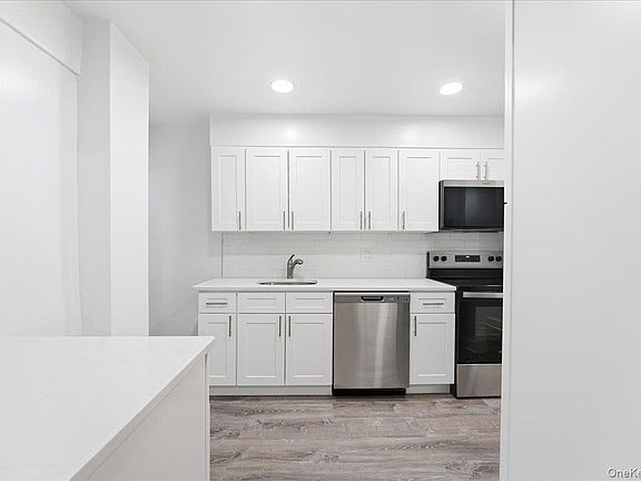 2nd image of 3840 Greystone Avenue #3I