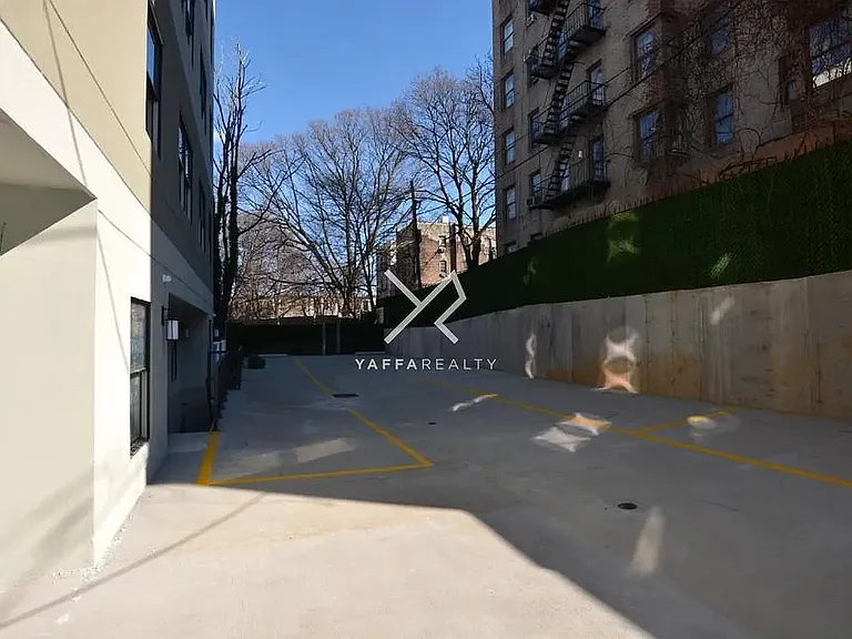 806 Saint Johns Pl #2B — Photo 12
