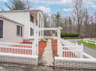4332 Old Forge Dr, Fort Gratiot, MI 48059