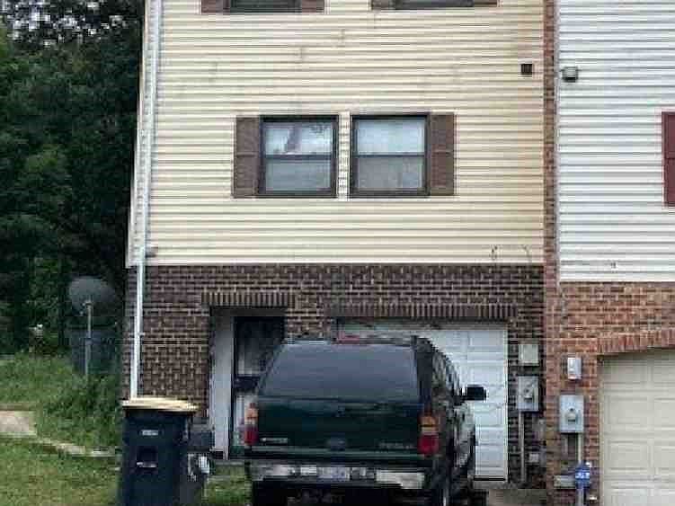 1st image of 1800 Valley Ter SE