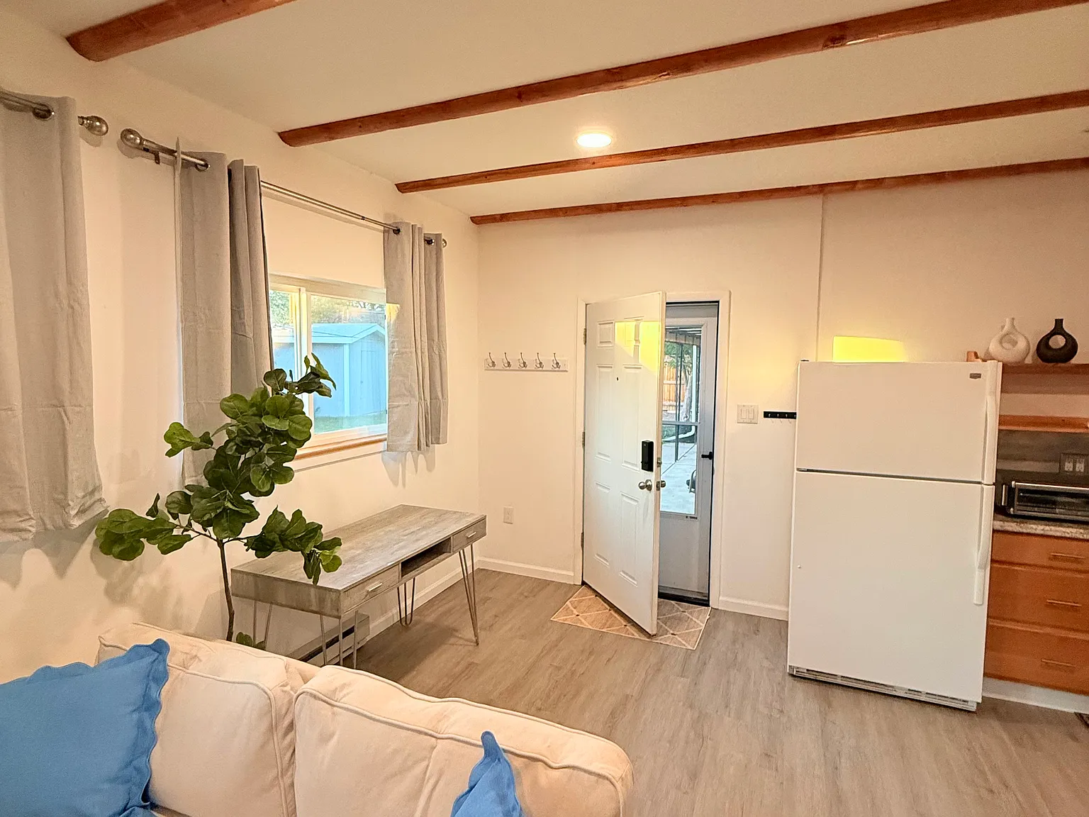 1 bed, 550 sqft, $1,800 — Photo 3