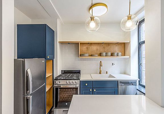 4th image of 465 W 23rd St APT 7K