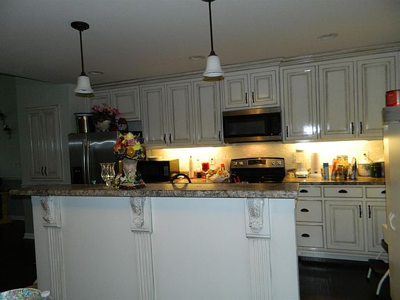 4th image of 161 Charlotte Dr