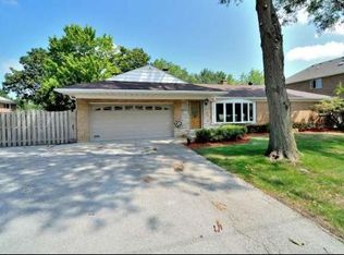 17W050 Old Grand Ave, Bensenville, IL 60106