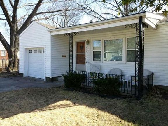 2nd image of 404 Suncrest Dr