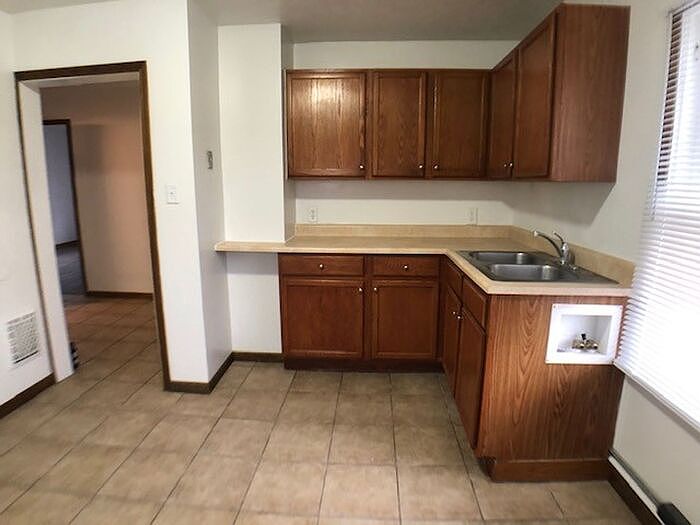 1st image of 914 Broadway St #2-2-2