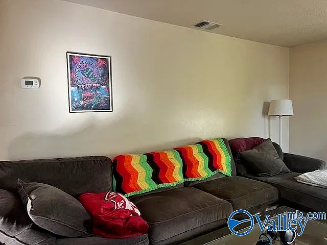 2 bed, 2.0 bath, 1155 sqft, $1,050 — Photo 2