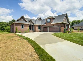 3405 Chapel Hill Rd, Clarksville, TN 37040