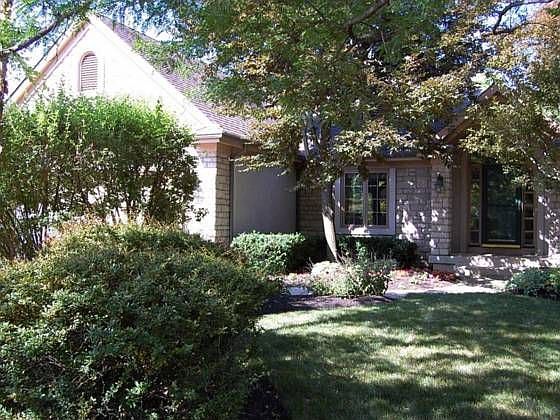 1st image of 9846 Oxford Cir
