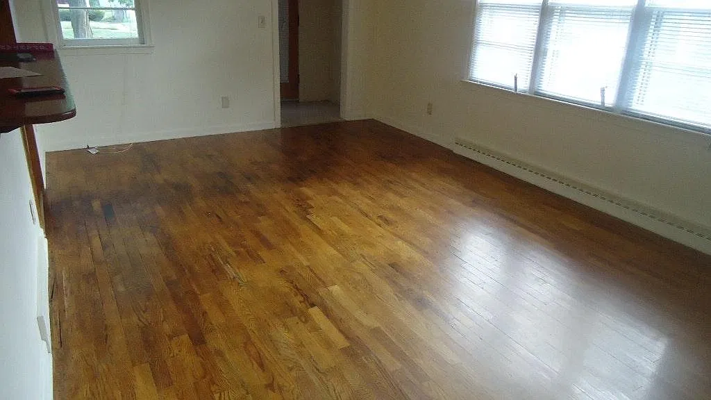 3 bed, 896 sqft, $845 — Photo 3