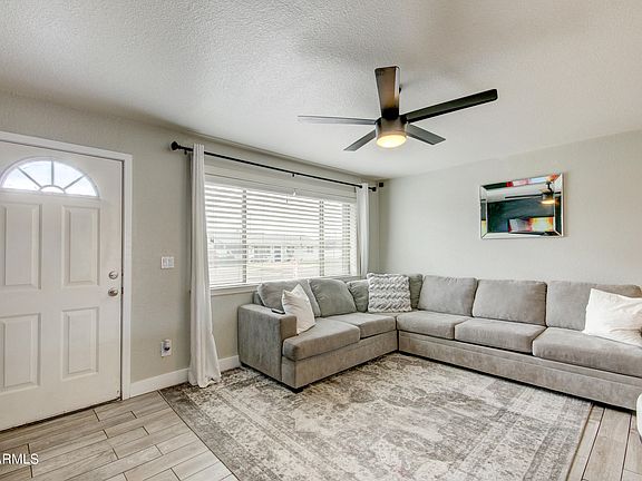 3rd image of 914 E 7TH Avenue