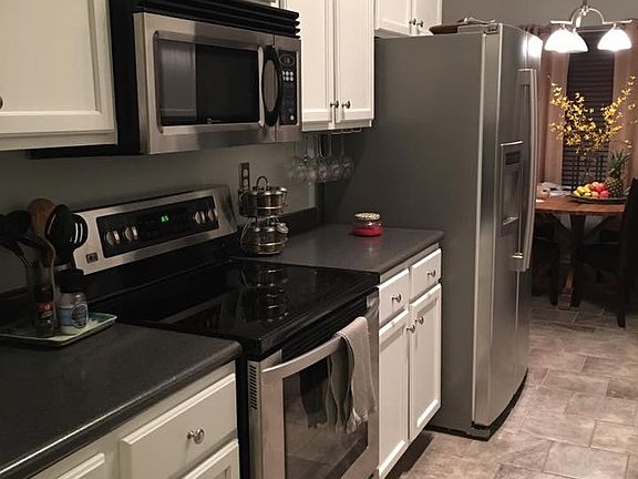 3rd image of 235 Oaksedge Dr
