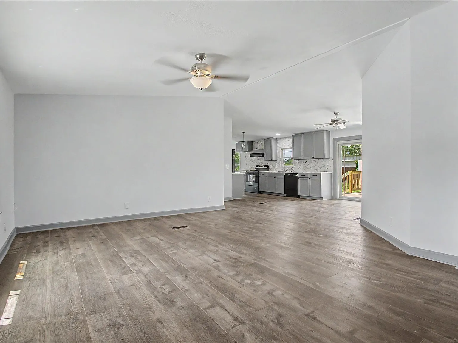 4 bed, 2.0 bath, 1568 sqft, $1,900 — Photo 4