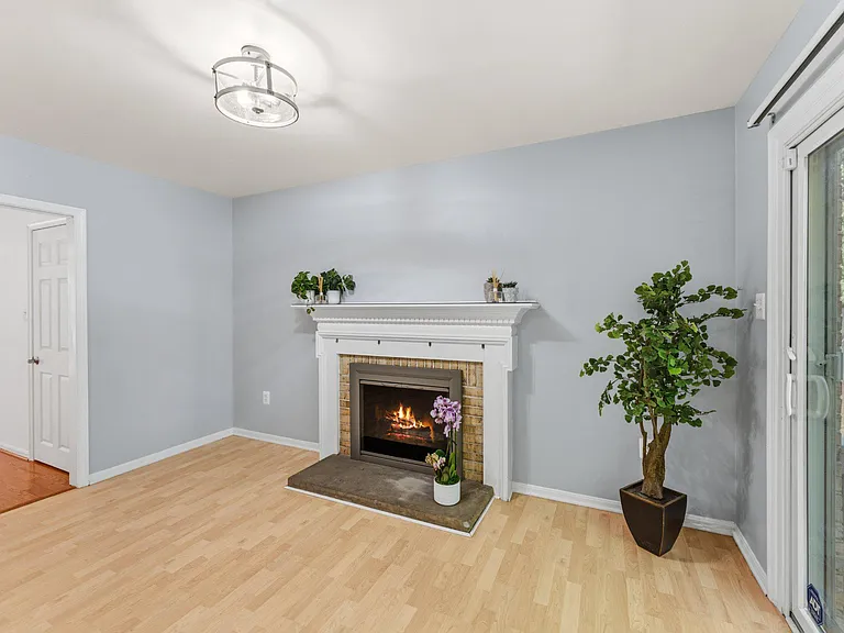 7428 Chummley Ct — Photo 12