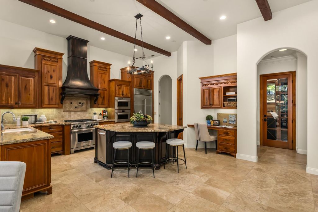 1306 Shady Tree Lane 3