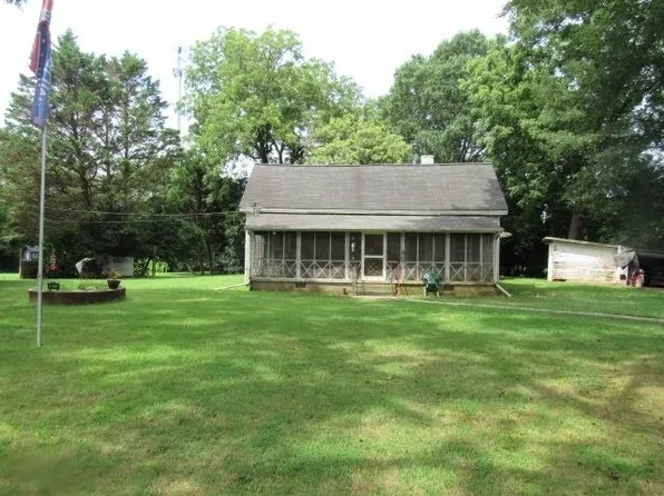 2652 N Fairview Rd, Lavonia, GA 30553