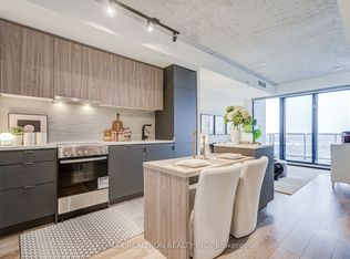 7 Smith Cres #518, Toronto, ON