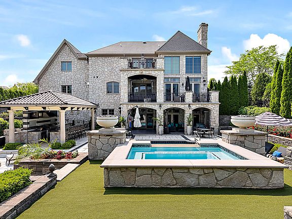 5th image of 8611 Crest Ct