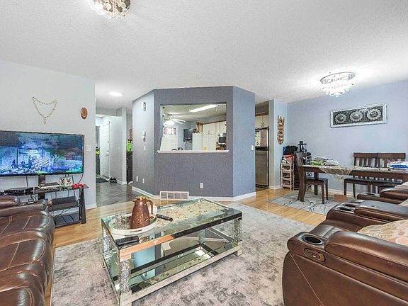 5th image of 3810 Catalina Blvd NE