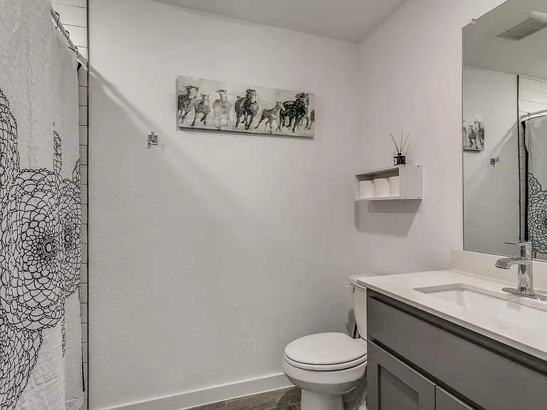 3351 Conroe St — Photo 7