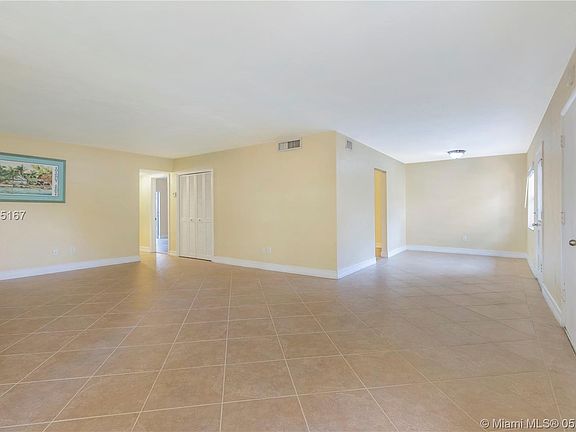 3rd image of 6815 Edgewater Dr APT 101