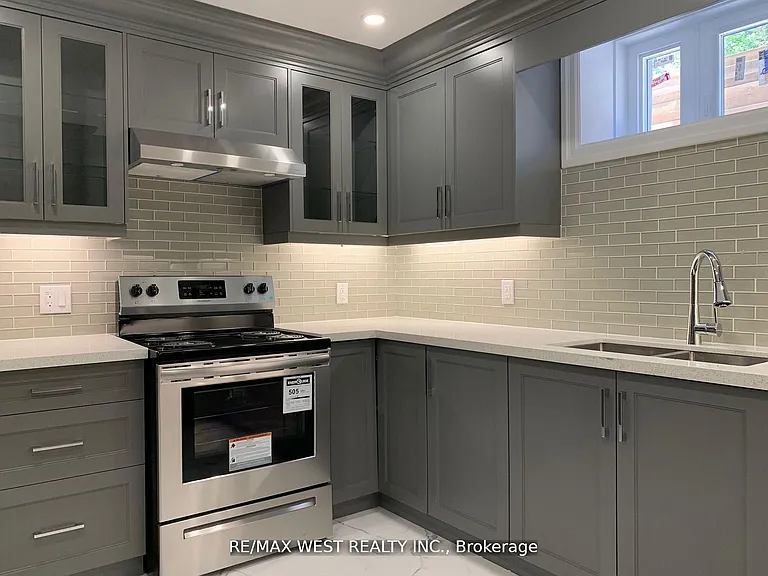 1495 King St W #LOWER — Photo 5
