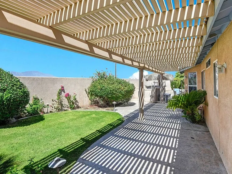 81258 Avenida Esmeralda — Photo 19