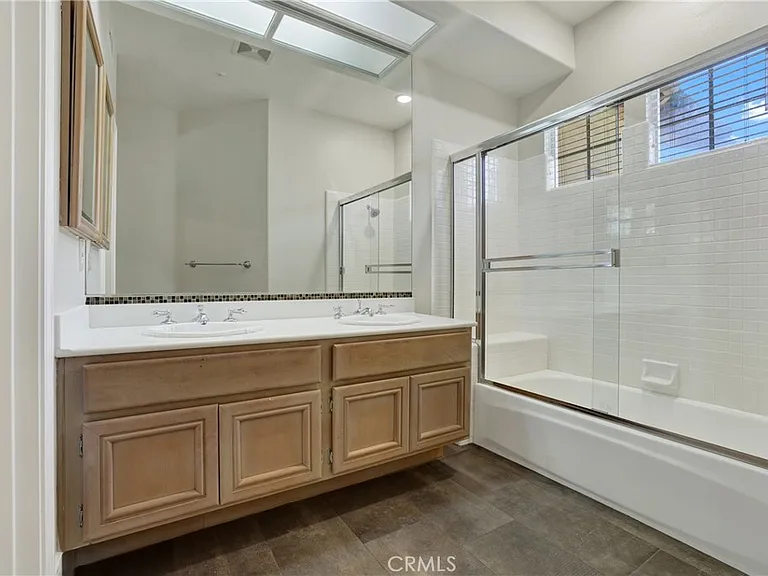 2468 Aquasanta — Photo 32